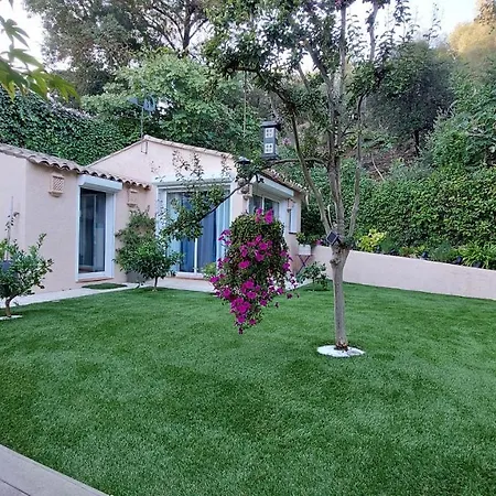 Dans Un Jardin Bb Et Jacuzzi Bed & Breakfast Mandelieu-la-Napoule
