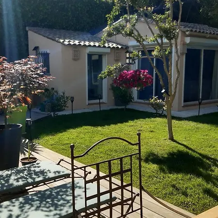 Bed & Breakfast Dans Un Jardin Bb Et Jacuzzi *