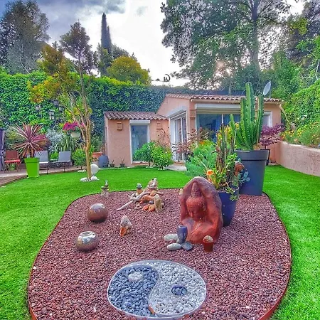 Bed & Breakfast Dans Un Jardin Bb Et Jacuzzi Mandelieu-la-Napoule